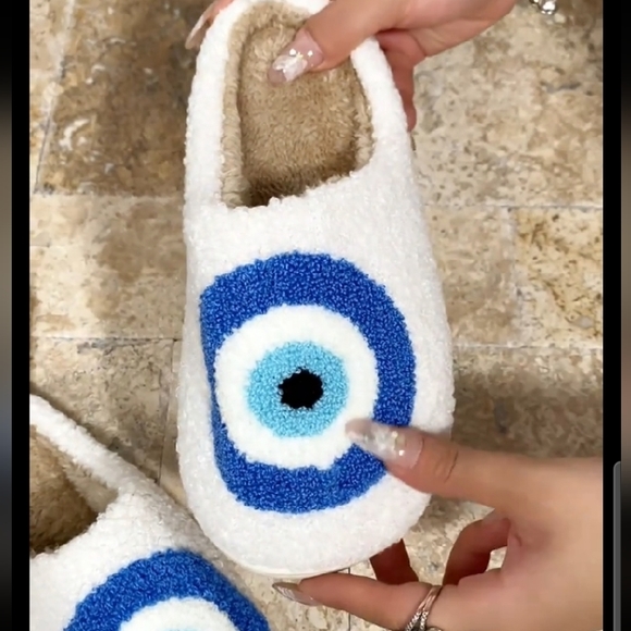 Soft & Cozy Boho Brand New Lucky Evil Eye of Protection Plush Sherpa Slippers - Picture 12 of 15